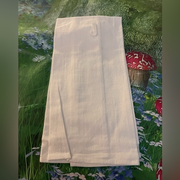 Embroidered Mushroom Classifications Towel, NWT - Picture 3 of 5